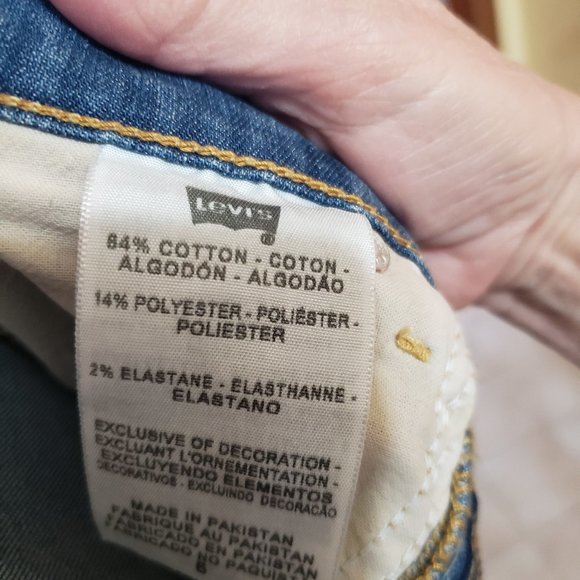 Levi's 512 Perfectly Slimming Denim Capris Size 6 EUC - Picture 4 of 7